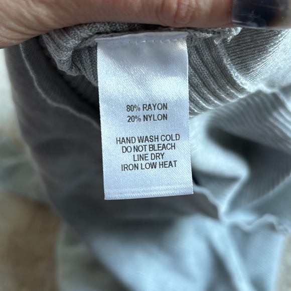 Lulu’s gray ribbed bat wing sweater, size medium - Picture 5 of 5